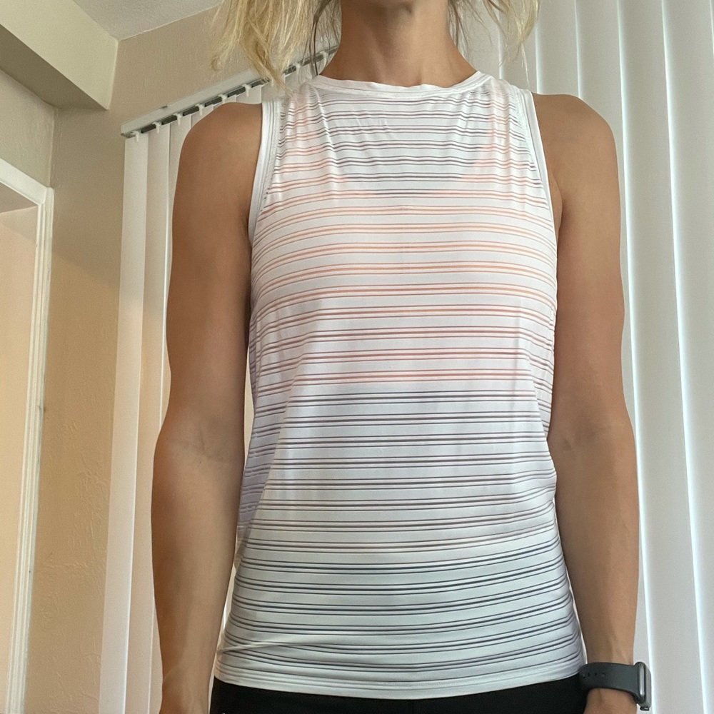 White lululemon tank top